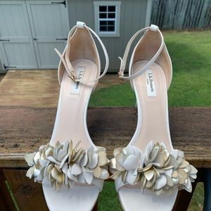 L K Bennett Light Beige Low Heel Pumps Size 9.5